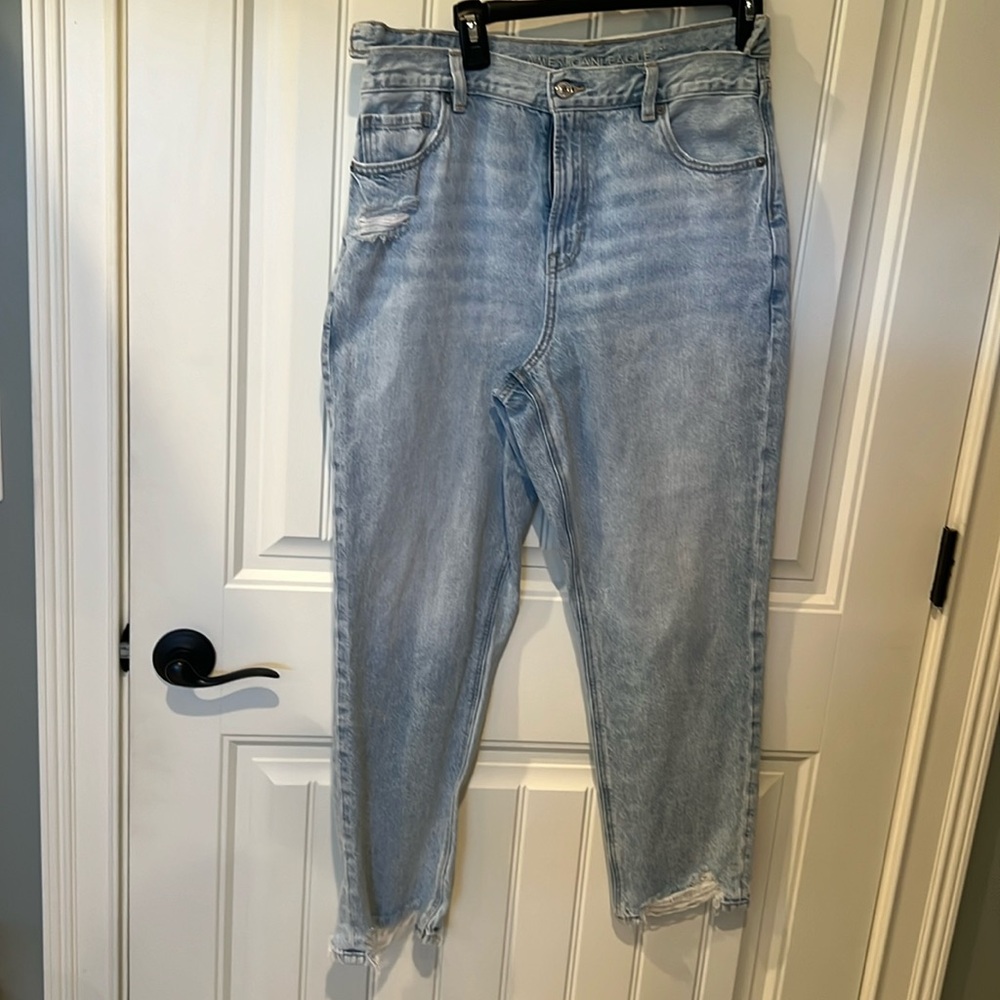 American Eagle high rise mom Jean